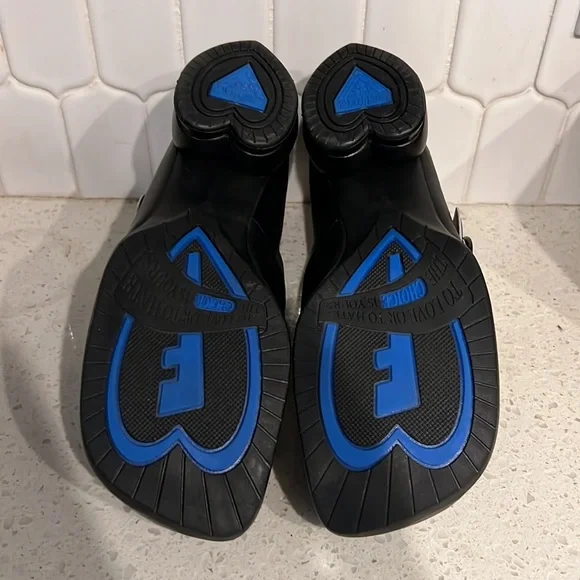 NWOB John Fluevog Tori heart black Choice Buckle Shoe - Picture 5 of 6